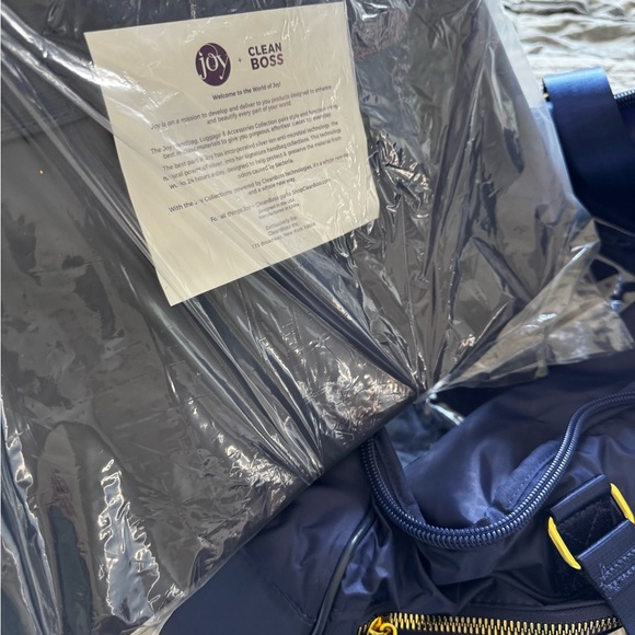 Joy Eco Luxe World Traveler 5pc Light & Chic Luggage Set - Picture 12 of 16